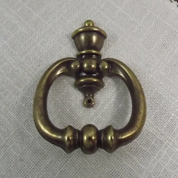 6 Vintage Metal Drawer Pulls - Picture 2 of 5